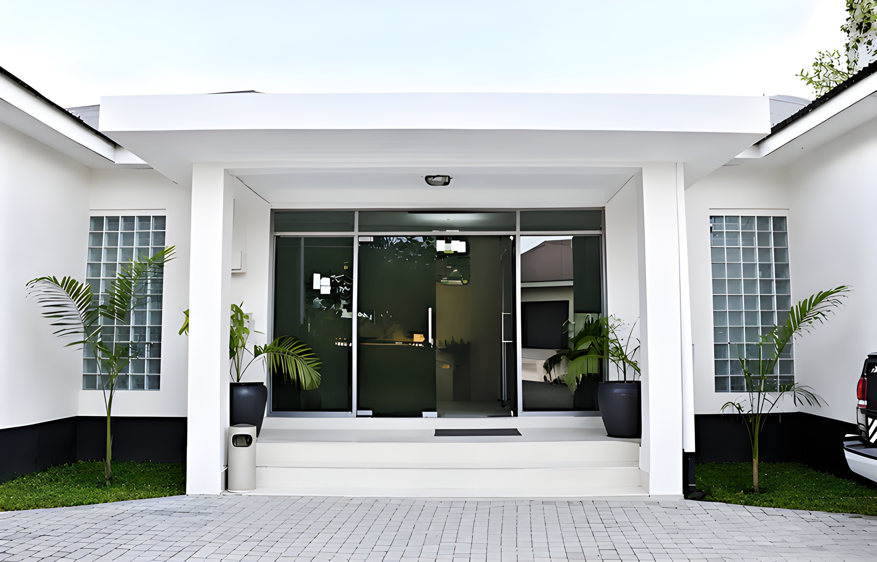 Transit Airport BnB Exterior